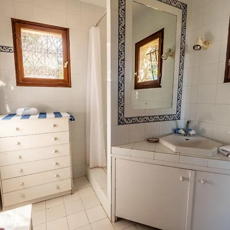 Magdalena - Seafront Villa, Private Path To Villa Coti-Chiavari (Corsica)
