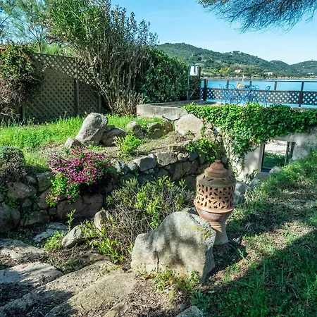 Villa Magdalena - Seafront Villa, Private Path To *