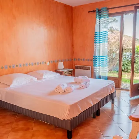 Magdalena - Seafront Villa, Private Path To