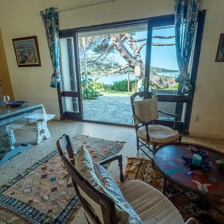 Villa Magdalena - Seafront Villa, Private Path To