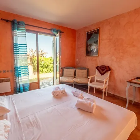 Magdalena - Seafront Villa, Private Path To