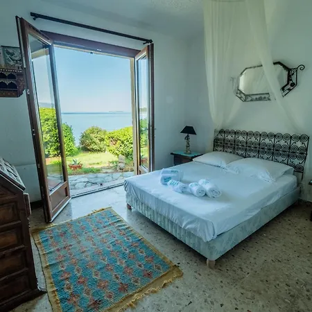 Magdalena - Seafront Villa, Private Path To Villa Coti-Chiavari (Corsica)